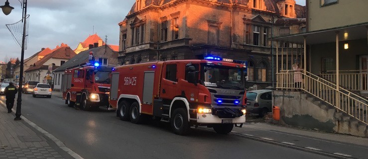 Ogień w starej przychodni - Zdjęcie główne