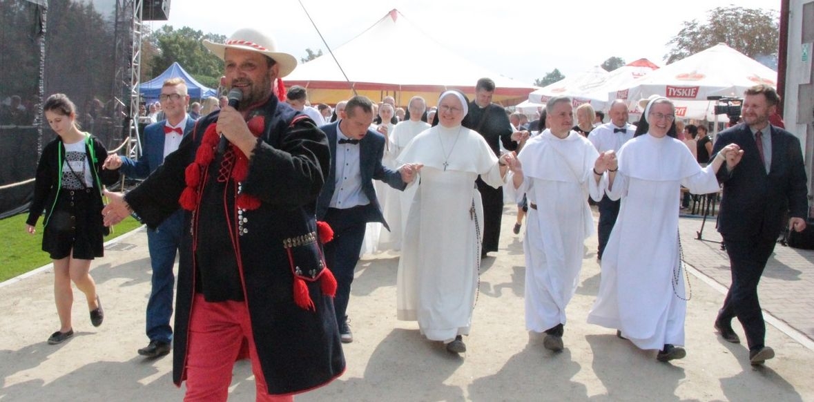Broniszewice. Otwarcie Domu Chłopaków - Zdjęcie główne