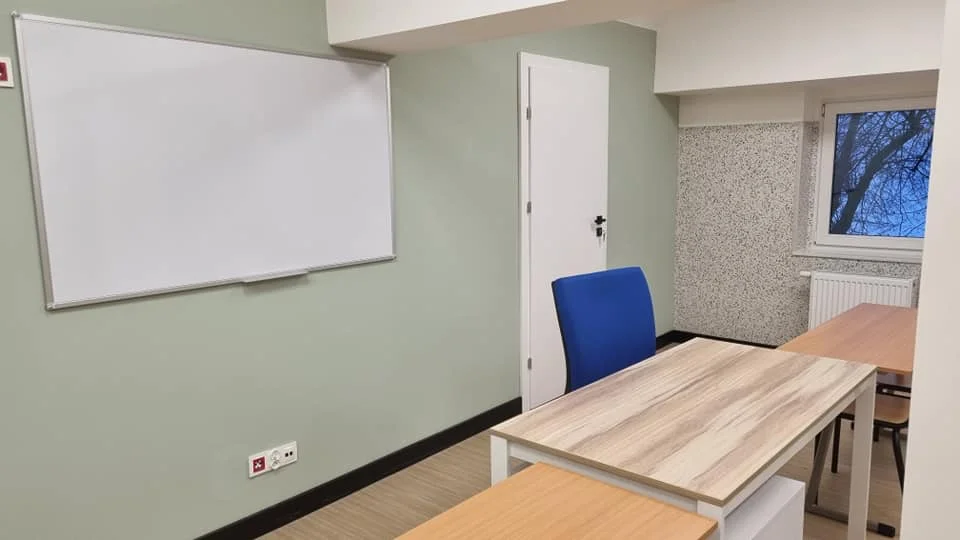Tak prezentuje się szkoła w Lenartowicach po ubiegłorocznych remontach