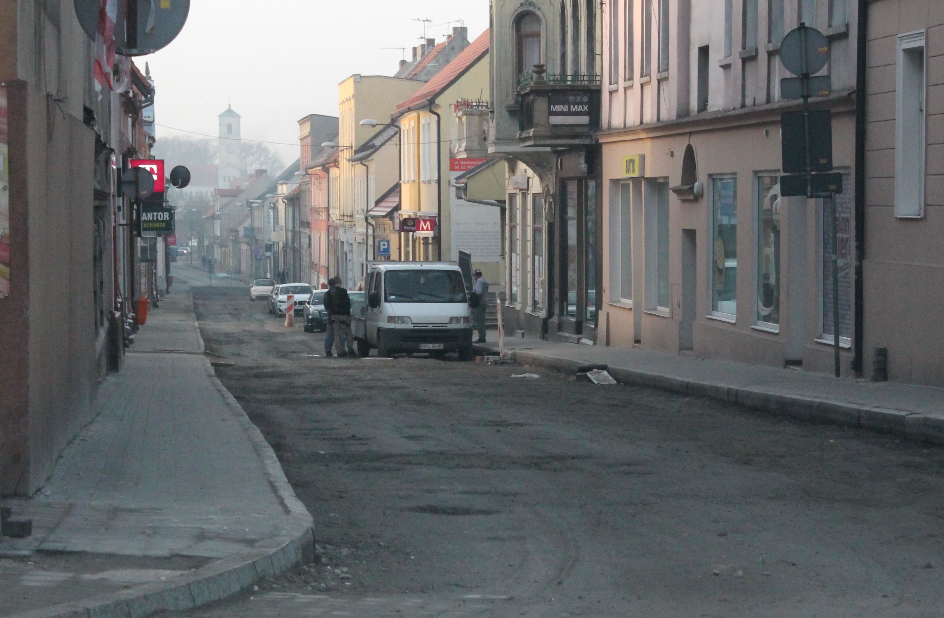 Pleszew. 25 lutego ruszają prace na ul. Sienkiewicza. Będą odtwarzać nawierzchnię - Zdjęcie główne