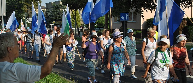 Pleszewianie już w drodze. 234 km pieszo - Zdjęcie główne