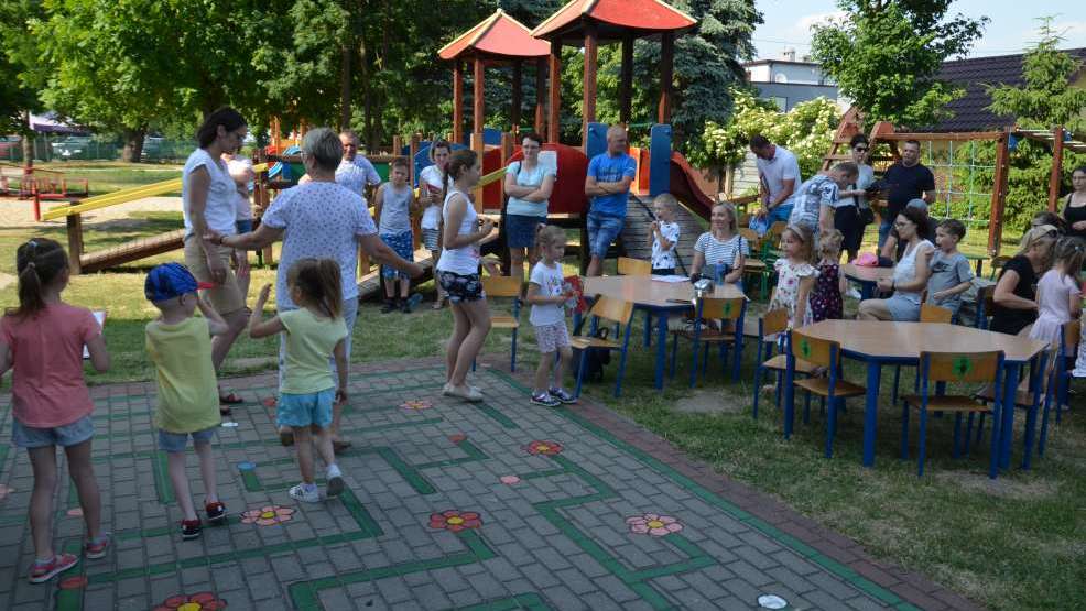 Dobrzyca. Przedszkolaki przy ognisku świętowały zakończenie zajęć 