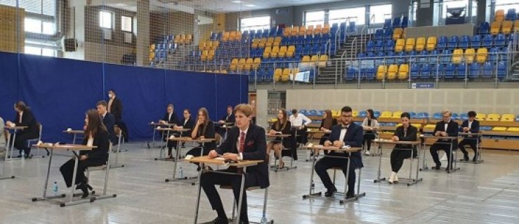 Historyczna matura 2020. Dziś język polski!  - Zdjęcie główne