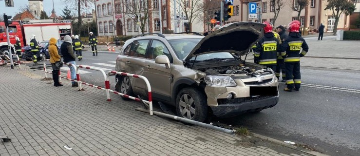 Zderzenie opla z chevroletem. Jednemu z kierowców zatrzymano prawo jazdy - Zdjęcie główne