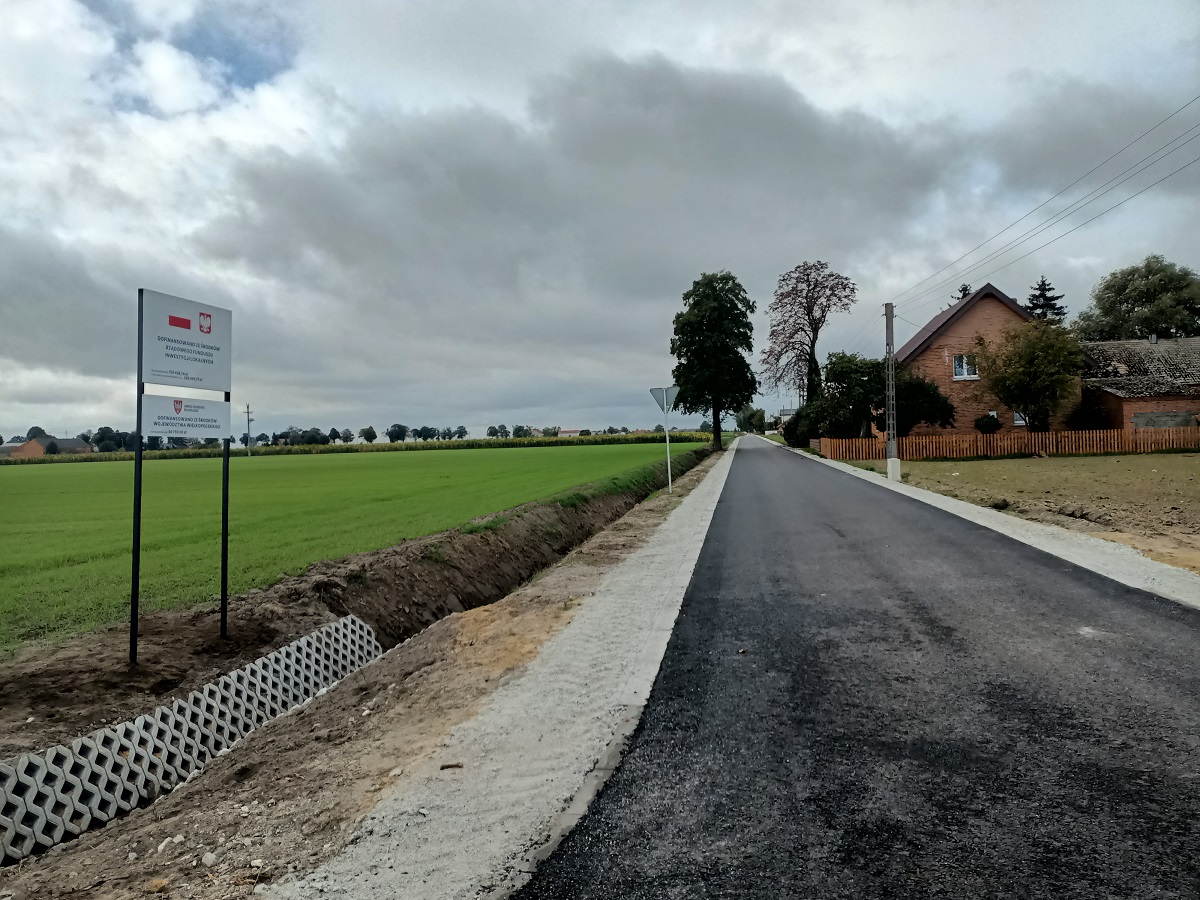 Zakończyła się przebudowa drogi w Galewie w gminie Dobrzyca - Zdjęcie główne