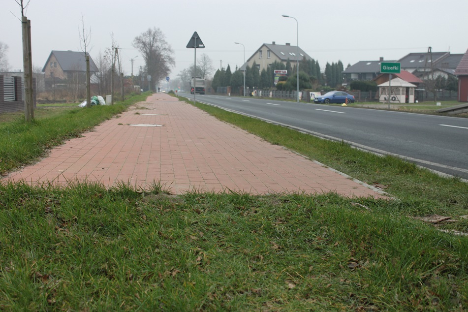 Z trzecim etapem ruszą w tym roku.  Ta ścieżka połączy Gizałki z Tomicami  - Zdjęcie główne