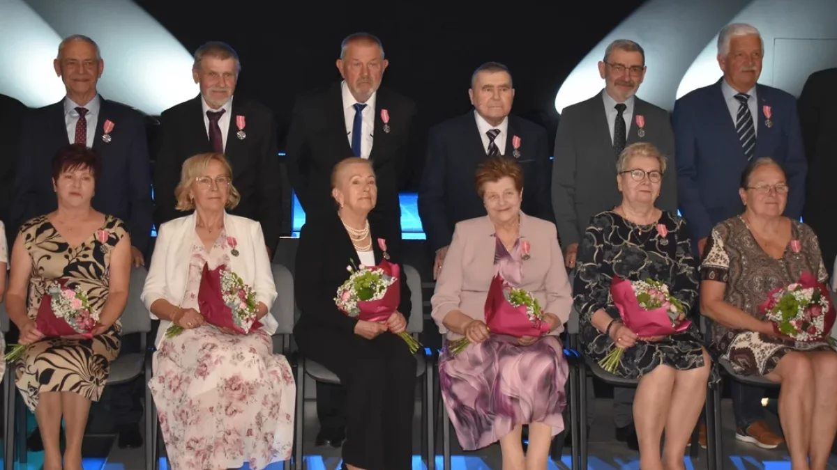 Od pierwszego wejrzenia do Złotych Godów. Jubilaci odebrali Medale za Długoletnie Pożycie Małżeńskie