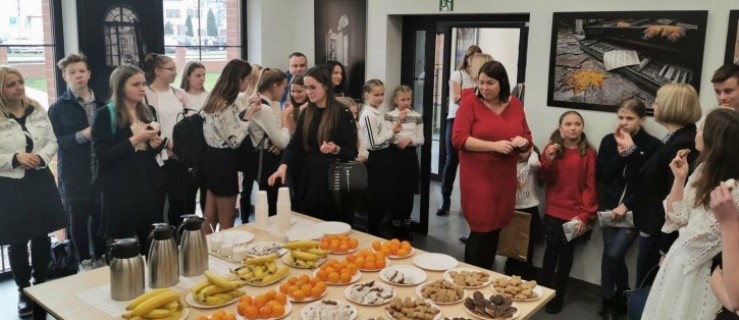 Pleszew. Uczniowie z Polski i Ukrainy poznali swoje zwyczaje Bożego Narodzenia - Zdjęcie główne