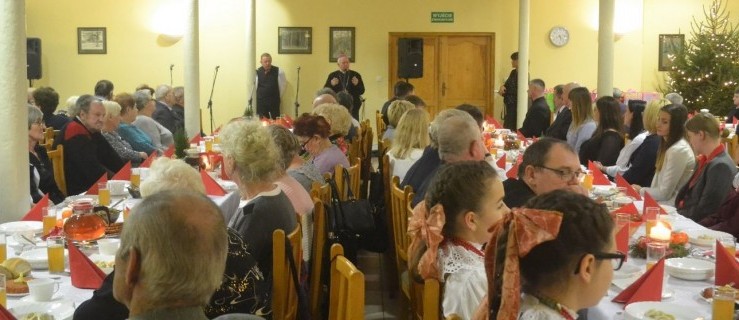 Biskup przyjechał na gminną wigilię do Gołuchowa [DUŻO ZDJĘĆ] - Zdjęcie główne