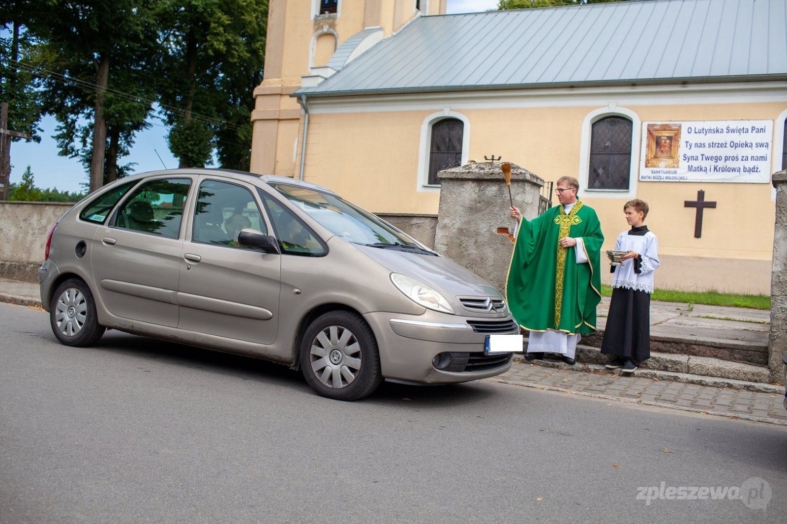 Parafia Lutynia - Zdjęcie główne
