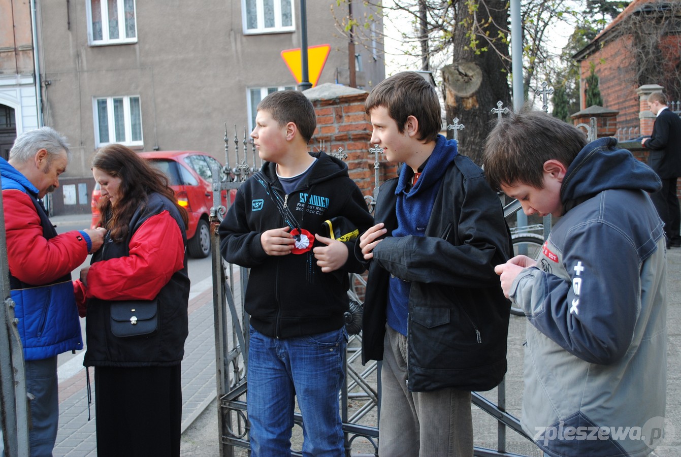 11. Rocznica katastrofy smoleńskiej. Tak Pleszew żegnał w roku 2010 tych, którzy zginęli w Smoleńsku