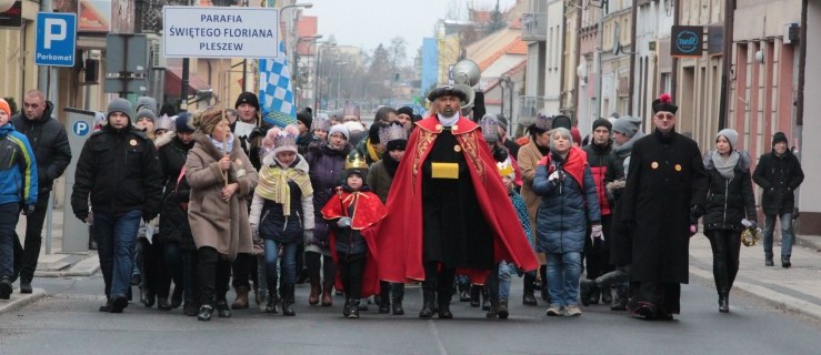Tak wyglądał Orszak Trzech Króli w Pleszewie [ZDJĘCIA] - Zdjęcie główne