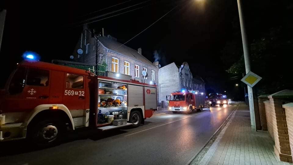 Dobrzyca. Wyjątkowo trudny do opanowania pożar. Strażacy gasili go kilka godzin - Zdjęcie główne