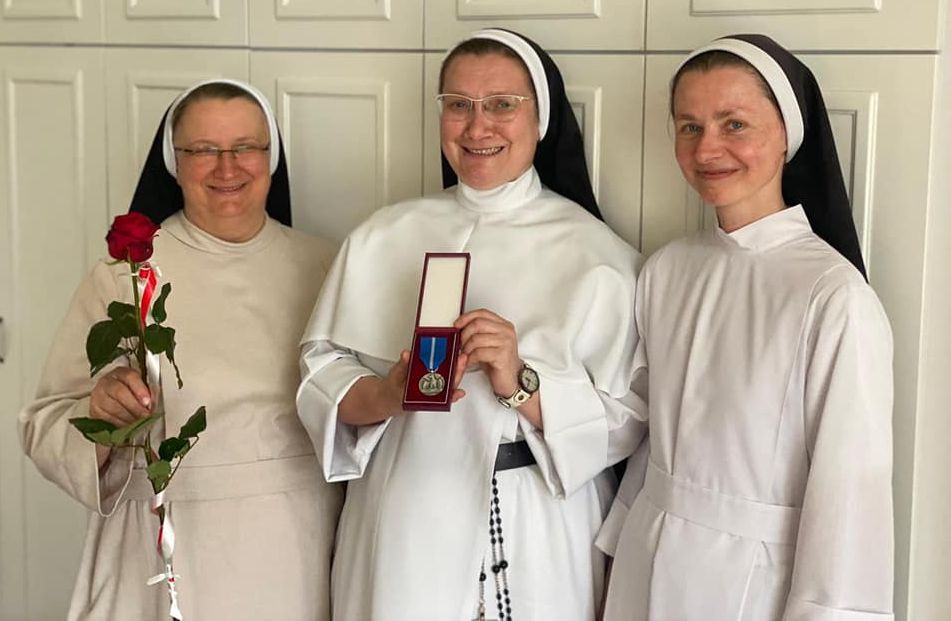 Siostra Regina Krzesz z Broniszewic otrzymała medal od Prezydenta RP - Zdjęcie główne