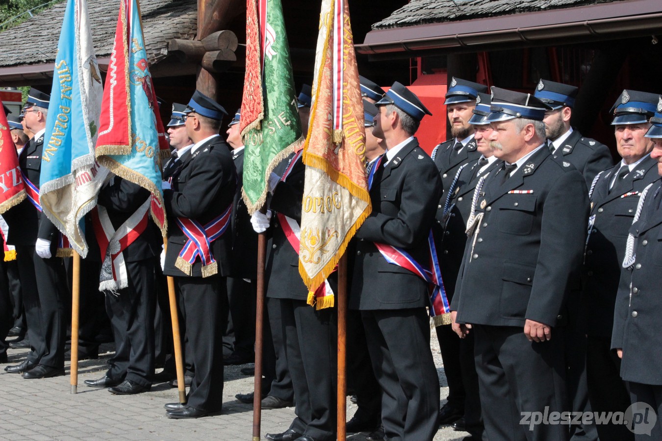 Nadanie nowego sztandaru dla OSP Gołuchów