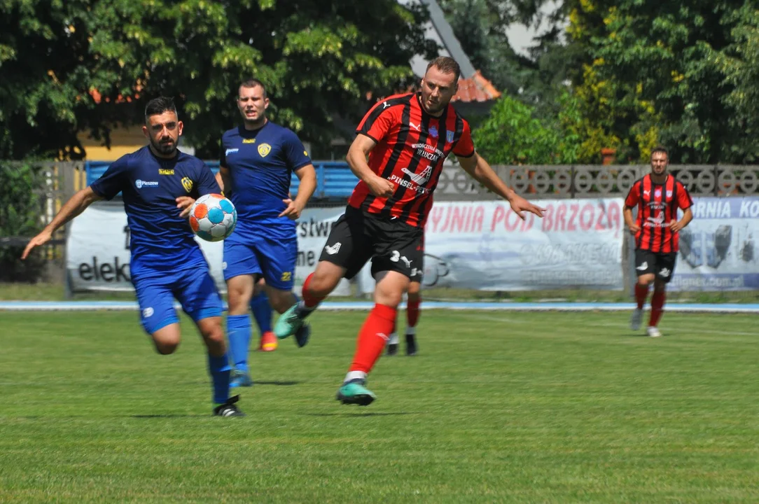 Stalowe pożegnanie z V ligą.  Od 2:0 do 2:5 [ZDJĘCIA] - Zdjęcie główne