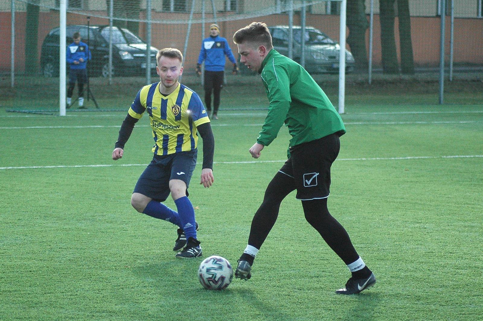 Stal Pleszew - MKS Dąbie 3:0