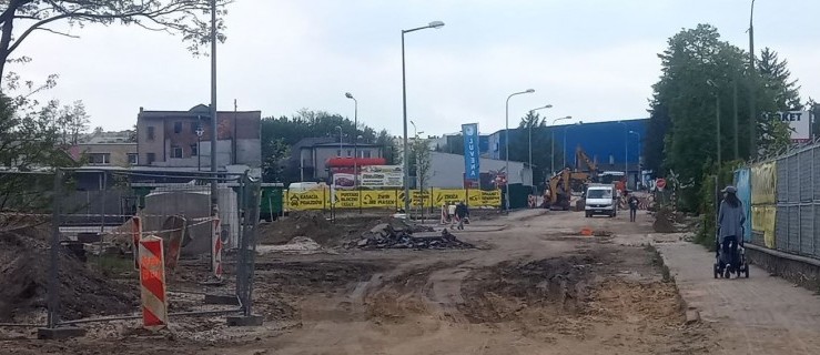 Pleszew. Kanalizacja niemal gotowa. Kiedy ruszy budowa ronda? - Zdjęcie główne