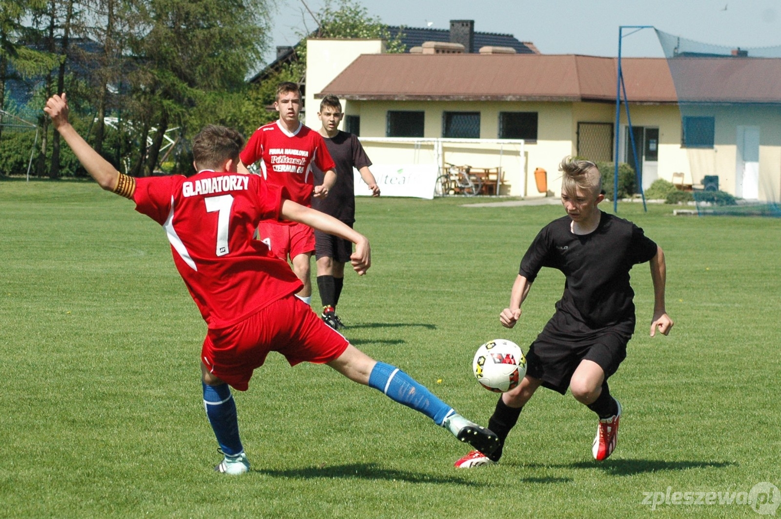 Młodzieżowe derby - Zdjęcie główne