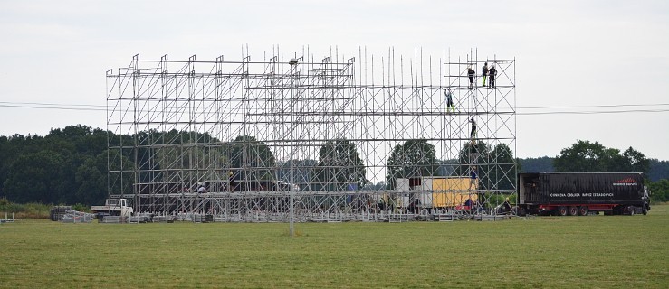 Budują scenę na Jarocin Festiwal - Zdjęcie główne