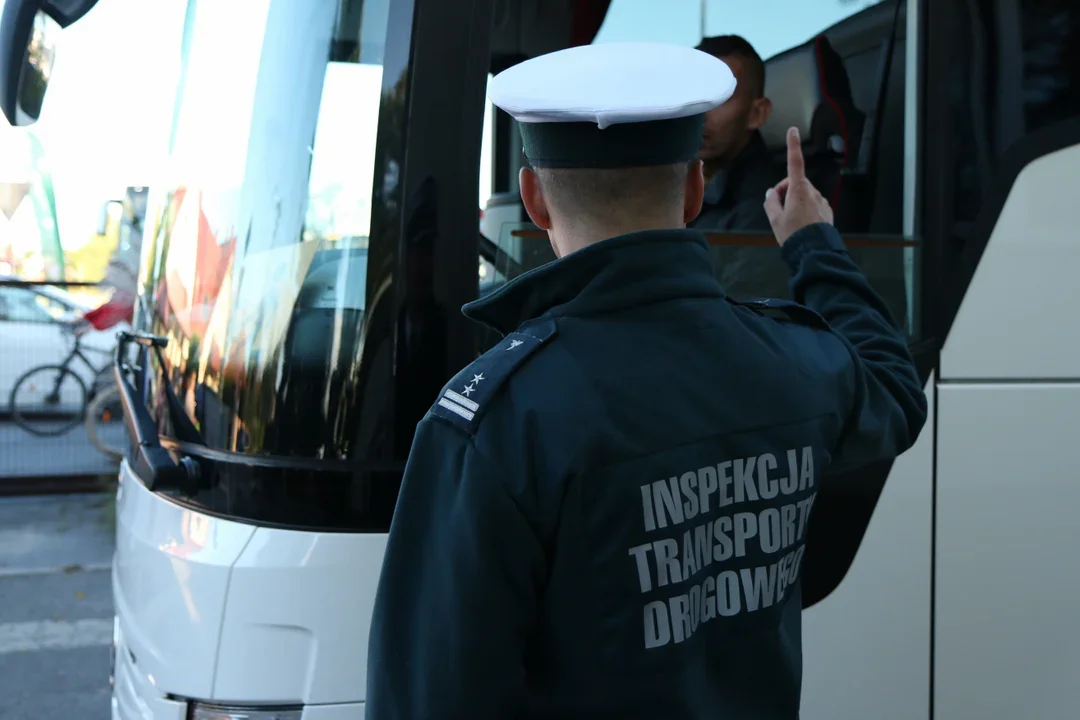 Przeprowadzono kontrole autobusów wożących dzieci. Rodzicu, możesz o taką poprosić! - Zdjęcie główne