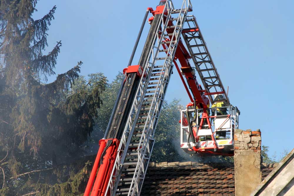 Dobrzyca: Pożar domu przy kościele [AKTUALIZACJA] - Zdjęcie główne