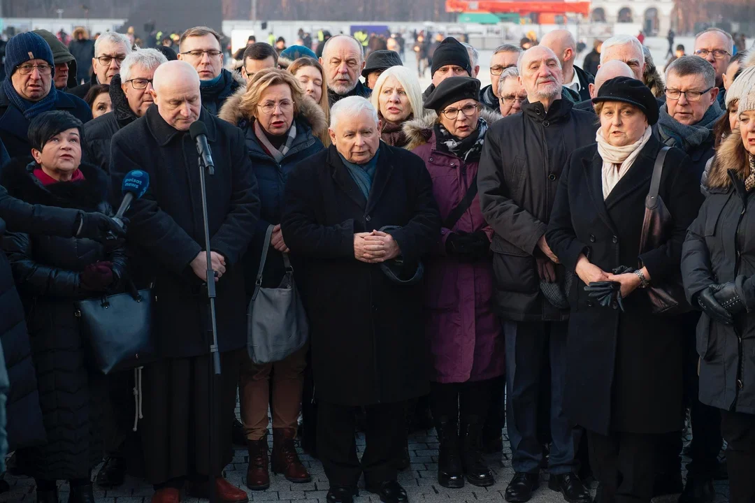 PiS wezwał ludzi do Warszawy. Pleszewianie na "Marszu Wolnych Polaków" - Zdjęcie główne