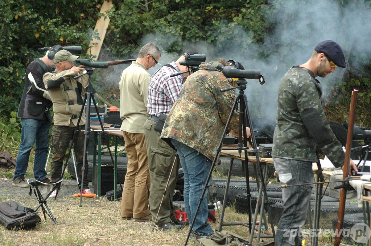Piknik czarno-prochowy na Karczemce - Zdjęcie główne