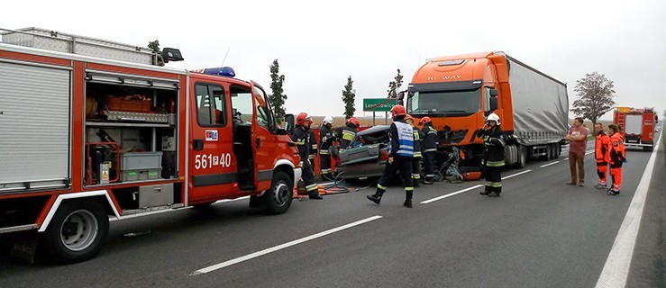 "12" w stronę Kalisza zablokowana. Poważny wypadek w okolicach stacji uzdatniania wody - Zdjęcie główne