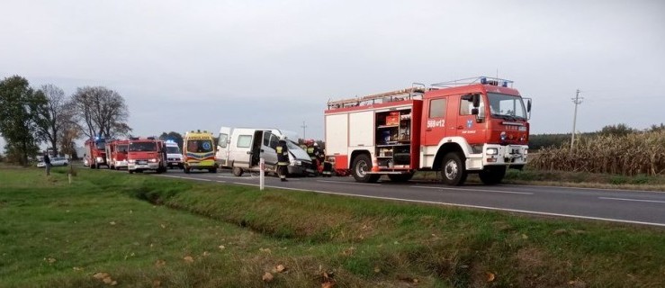 Gmina Chocz. Wypadek na drodze wojewódzkiej. Bus zderzył się z autobusem - Zdjęcie główne