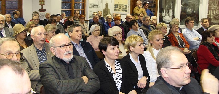 Pomnik na rynku, czy na placu? I kogo ma przedstawiać? - Zdjęcie główne