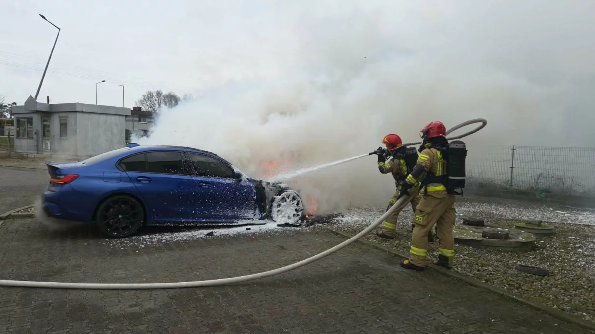 Zapalił się samochód. Strażacy interweniowali w Piekarzewie