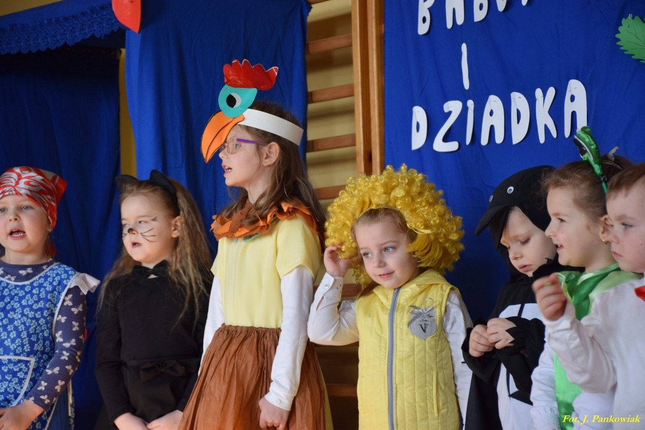 DZIEŃ BABCI I DZIADKA KARMIN - Zdjęcie główne