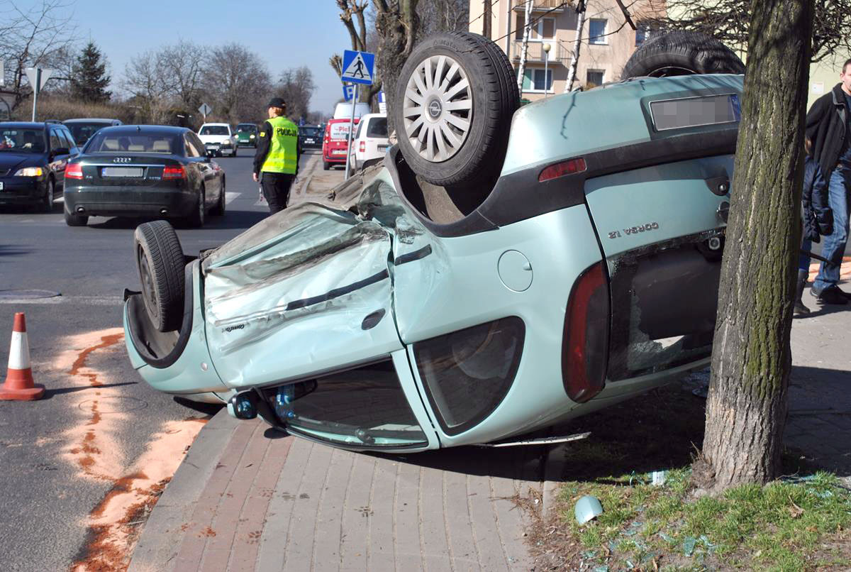 Pleszew. Wypadek na skrzyżowaniu. [Zdjęcia] - Zdjęcie główne