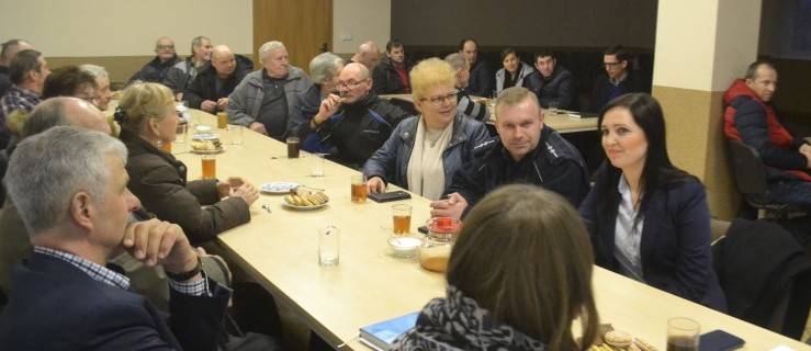 Zebranie w Zawidowicach. Doczekają się nowego chodnika - Zdjęcie główne