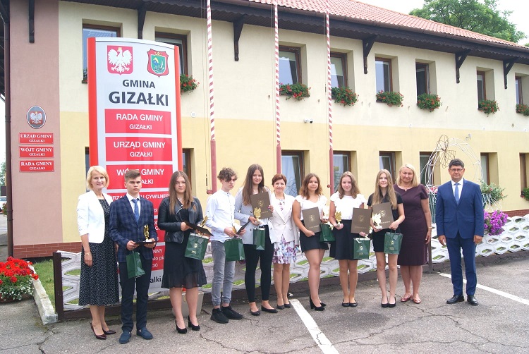 Gizałki. Wzorowi uczniowie - Zdjęcie główne