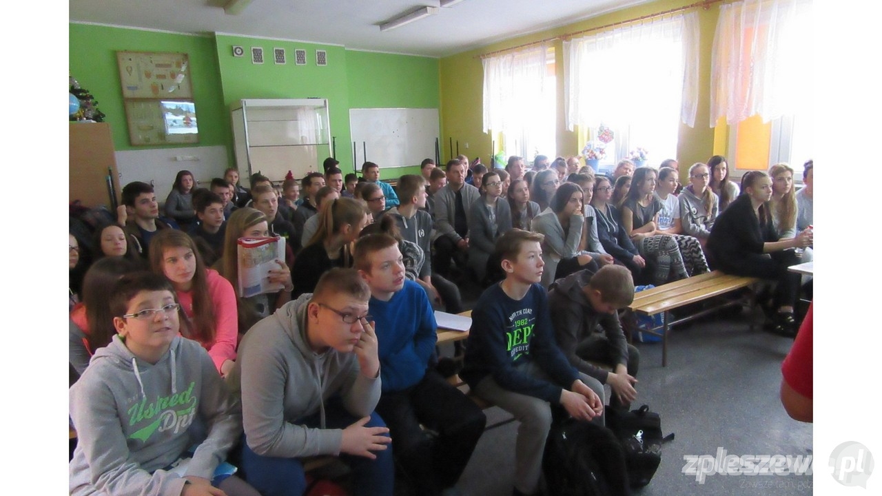 Ratownicy i strażacy uczyli, jak być bezpiecznym w ferie - Zdjęcie główne