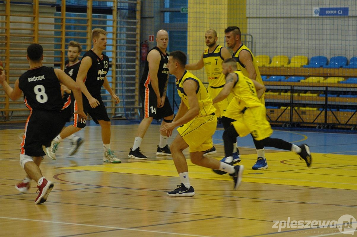 KOSZ PLESZEW – RŐBEN GIMBASKET	79:90 - Zdjęcie główne