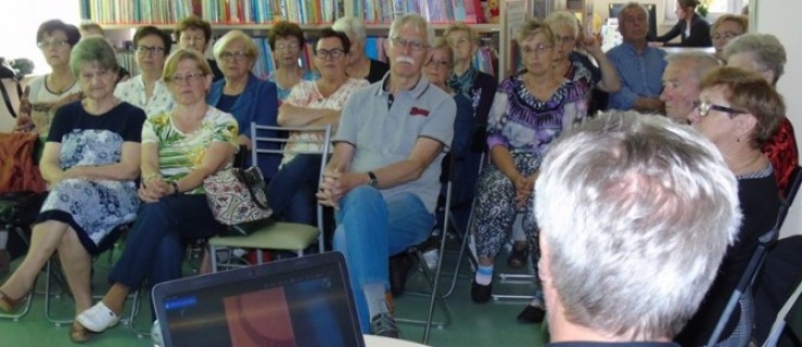 Na spotkaniu z pisarzem opowiadali o przeżyciach związanych z okupacją - Zdjęcie główne