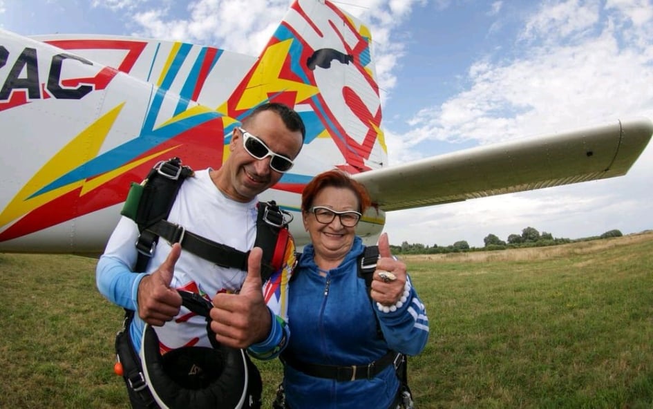 Maria Bartoszek z Pleszewa skoczyła ze spadochronem!