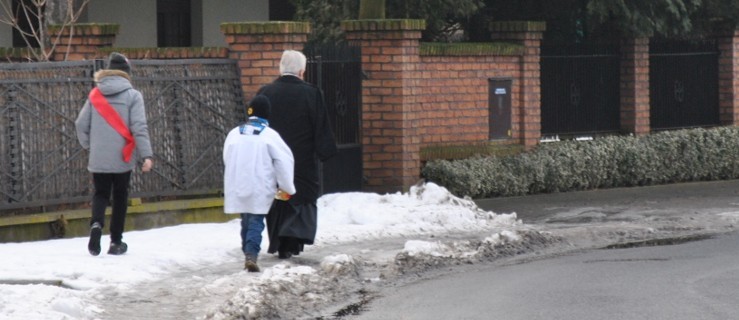 Do kogo zapuka ksiądz? - Zdjęcie główne