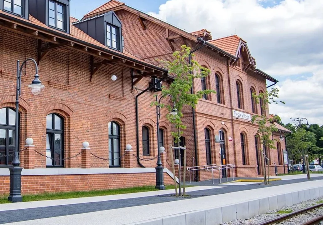 Biblioteka w Pleszewie zaprasza na spotkanie z Tomaszem Kłosowskim - Zdjęcie główne