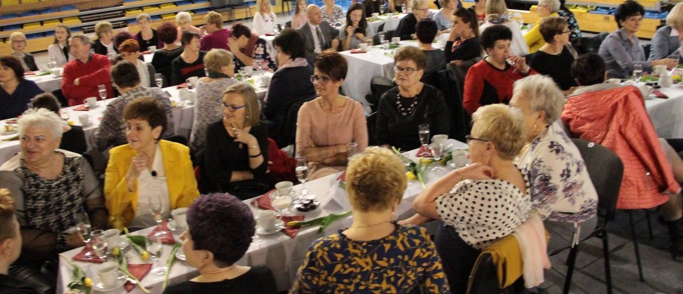 Pleszew. Koncert Hanny Banaszak z okazji Dnia Kobiet - Zdjęcie główne