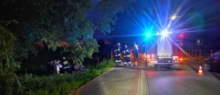 Dobrzyca. Wypadek na skrzyżowaniu. Dachowało auto! [ZDJĘCIA] - Zdjęcie główne