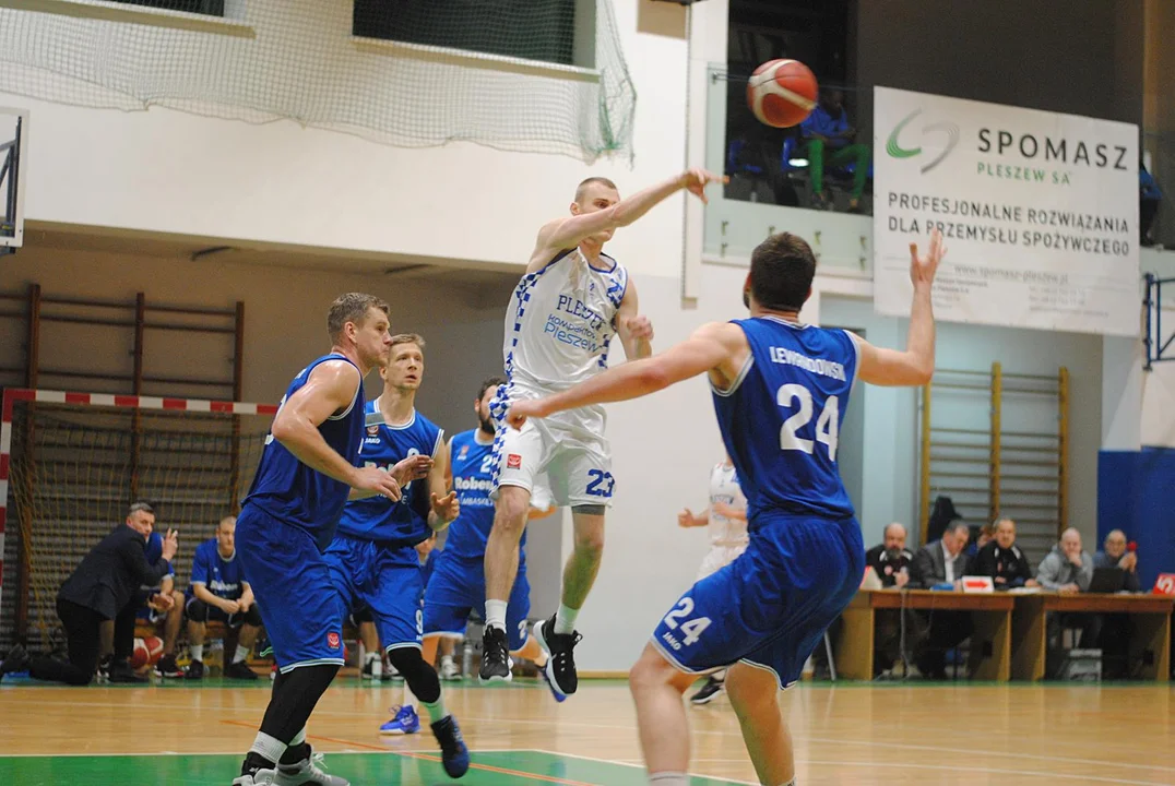 Kosz Kompaktowy Pleszew - Rȯben Gimbasket Wrocław 93:70