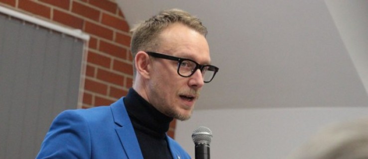 Dyrektor Domu Kultury posiada nietypowe umiejętności. Sami zobaczcie!  - Zdjęcie główne