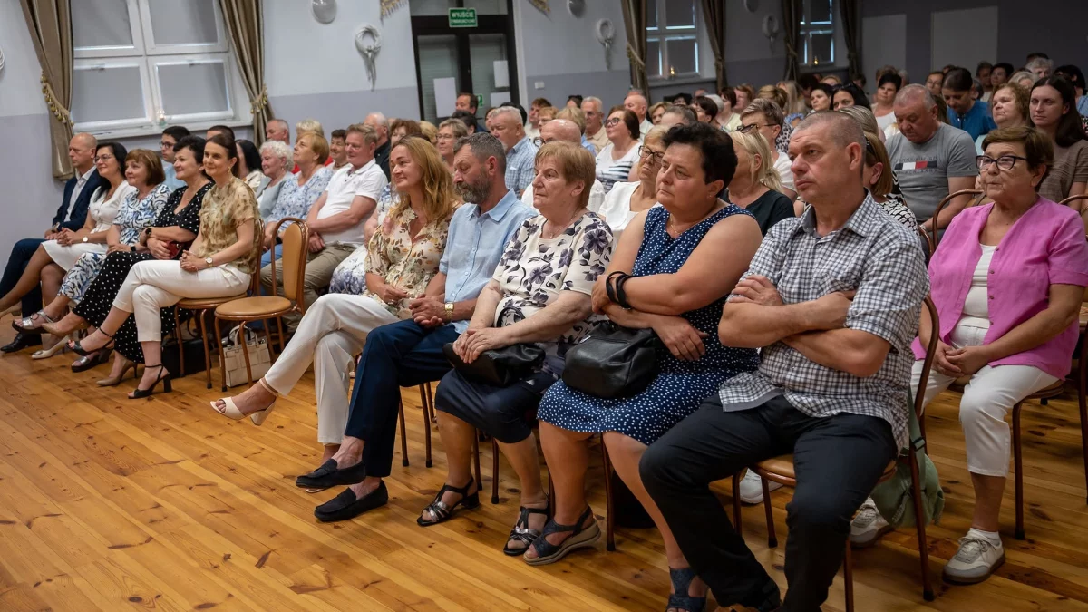 „Walercia” rozbawiła publiczność w Choczu. Udany wieczór z Teatrem Arte