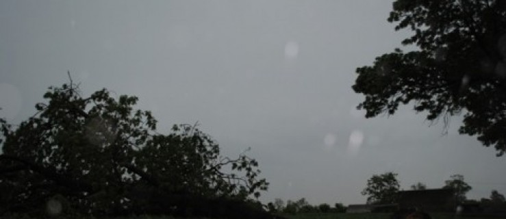 Wiało i padało [AKTUALIZACJA] [Zdjęcia] - Zdjęcie główne