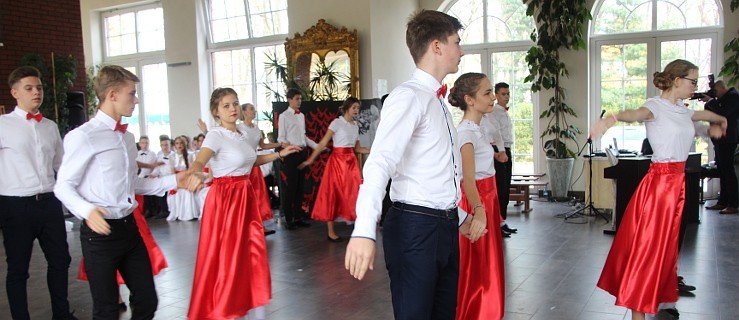 Dobrzyca. Niedzielne obchody z występem w Oranżerii [FOTO] - Zdjęcie główne