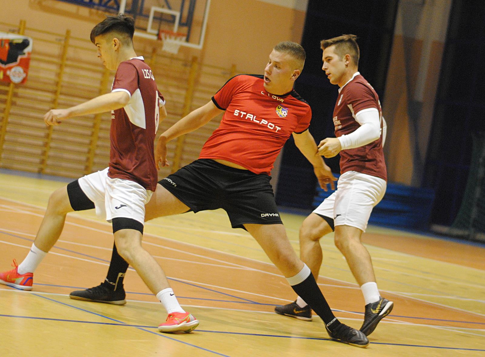 Futsal Liga Gołuchów. Stalpot Amatorzy wciąż na czele [ZDJĘCIA] - Zdjęcie główne